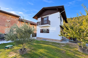 CASA INDIPENDNETE CON GIARDINO