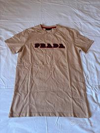 T-shirt Prada Cammello con Maxi Logo