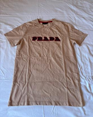 T-shirt Prada Cammello con Maxi Logo