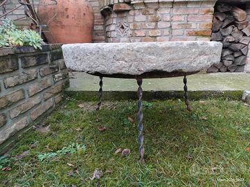 Antico tavolino marmo e ferro battuto 