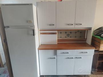 credenza stufa e cucinino
