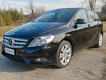 Mercedes-benz B 180 CDI Automatic Premium Idonea N