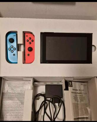 Nintendo switch con accessori 