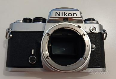macchina fotografica nikon fe 