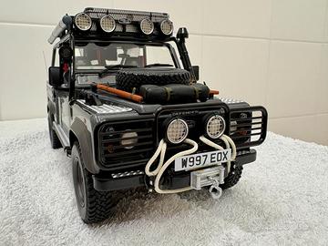 Land Rover Defender - Tomb Raider - Kyosho 1/18