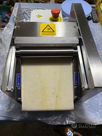 Macchina avvolgi croissant