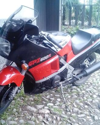 moto Kawasaki gpz 