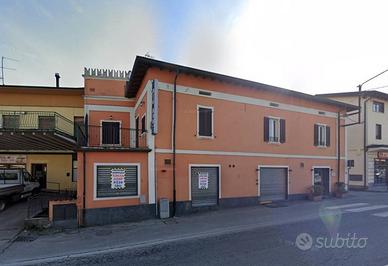 Negozio a Calco, via Nazionale, 44, 5 locali