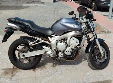 YAMAHA FZ6
