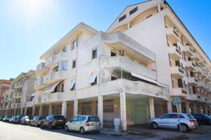 3 LOCALI A PORTO SANT'ELPIDIO