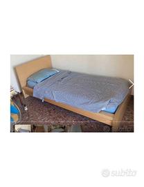 letto singolo ikea in legno chiaro
