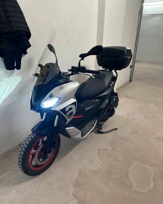 Aprilia SR GT 200