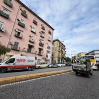 2 LOCALI A NAPOLI