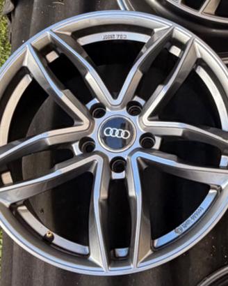 Set 4 cerchi in lega Audi Q5