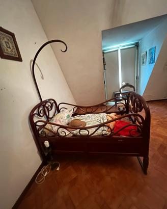 Lettino/ culla antico