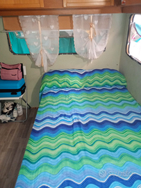 Roulotte con precaravan in campeggio