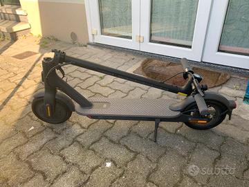 Monopattino Xiaomi MI Electric