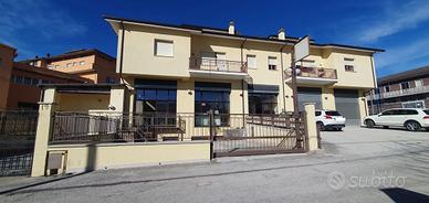 Negozio L'Aquila [GRO430ACG]