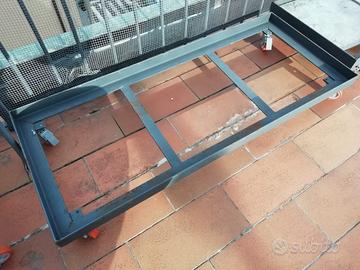 CARRELLI SOTTOVASO IN FERRO MOBILI
