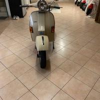 Vespa PE200 e Vespa 50 prima serie