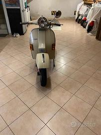Vespa PE200 e Vespa 50 prima serie