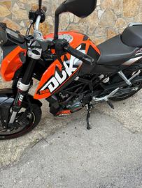KTM Duke 125 