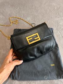 Borsa pochette nera FENDI