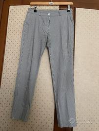 Pantaloni a righe bianchi e neri elasticizzati