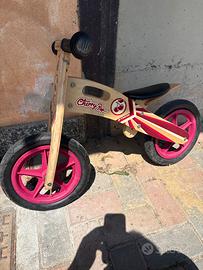 Bicicletta senza pedali in legno