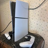 PlayStation 5 digital + 2 joystick