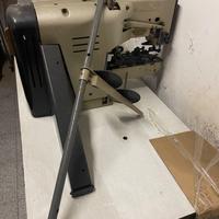 Macchina da cucire industriale PFAFF – asolatrice