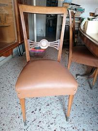 sedie in stile di  legno