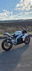 Aprilia rsv4 2011