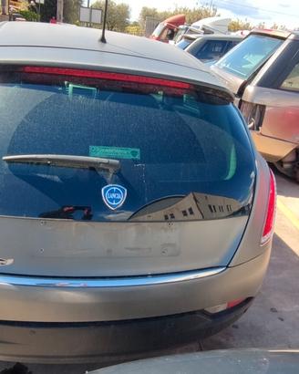 Portellone paraurti stop Lancia delta 2010