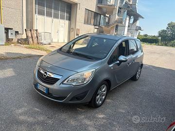 Opel Meriva 1.4 benzina