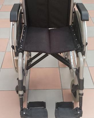 SEDIA A ROTELLE