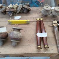 Componenti in legno per mobili antichi. 