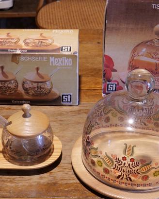 Set alzata e barattoli in vetro e legno vintage