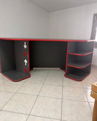 Scrivania Gaming come + 1 comodino abbinato