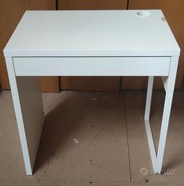 Scrivania IKEA
