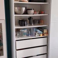 Mobile Ikea con porte scorrevoli