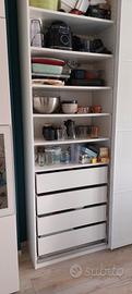Mobile Ikea con porte scorrevoli