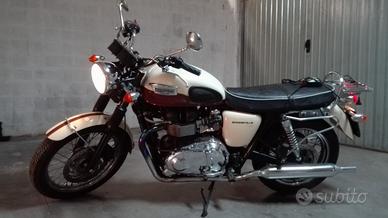 Triumph Bonneville - 2011