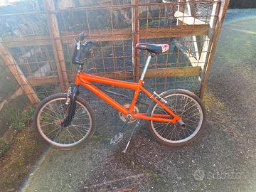 bicicletta bmx