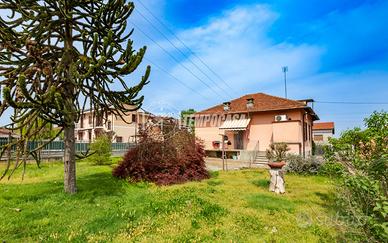 CASA INDIPENDENTE LIBERA SU 4 LATI A VILLASTELLONE