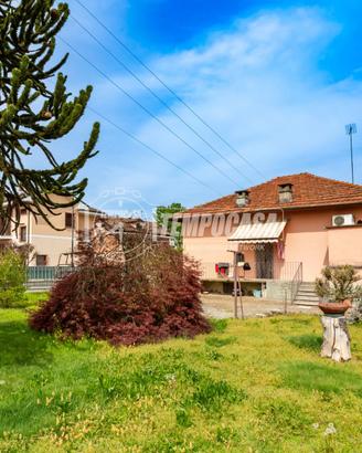 CASA INDIPENDENTE LIBERA SU 4 LATI A VILLASTELLONE