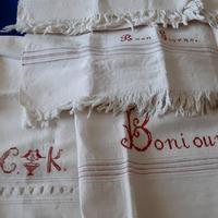 antiche asciugamani ricamate in lino e fiandra