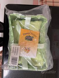 Cestino in vimini con 2 asciugamani