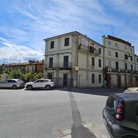 Vetrina sul Successo: Spazio Strategico ad Alta Vi