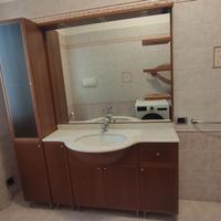 MOBILE BAGNO CON LAVABO e specchio